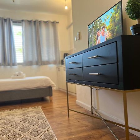 The Lion Hotel Хайфа Екстериор снимка