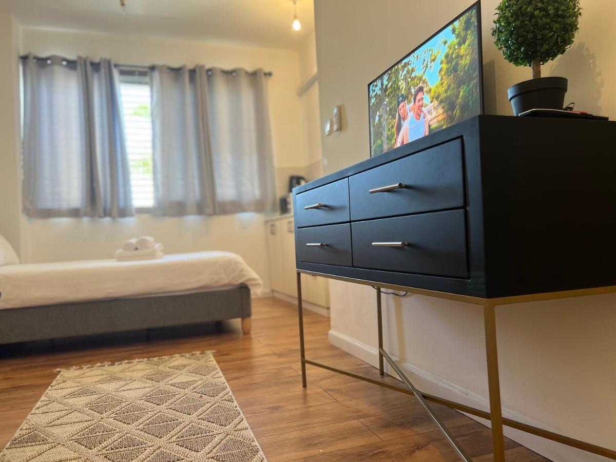The Lion Hotel Хайфа Екстериор снимка